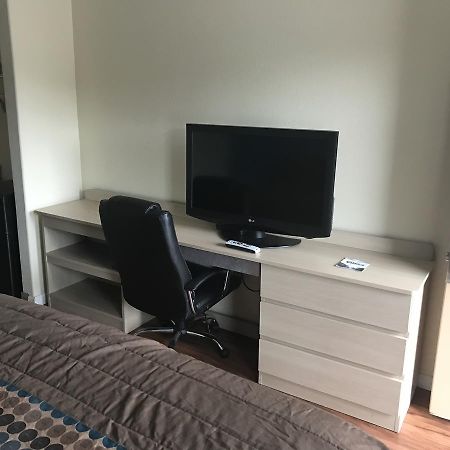 Regal Inn Onley Bagian luar foto