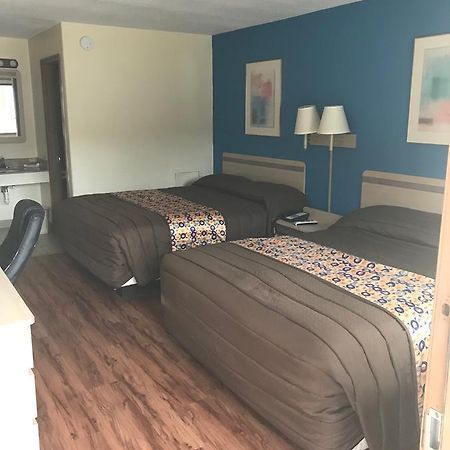 Regal Inn Onley Bagian luar foto